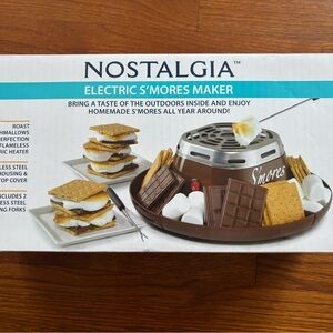 Nostalgia S'mores Maker with Brown and Silver Design